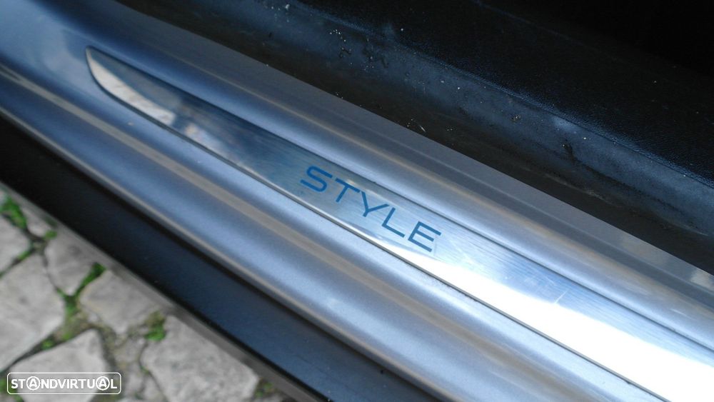 Peugeot 2008 1.2 PureTech Style - 33