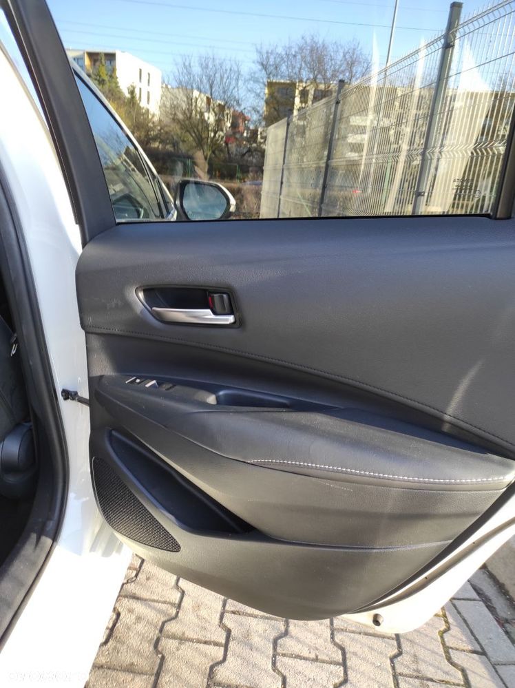 Toyota Corolla 1.8 Hybrid Executive - 17