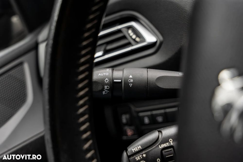 Peugeot 308 BlueHDi 120 Stop & Start Allure - 33