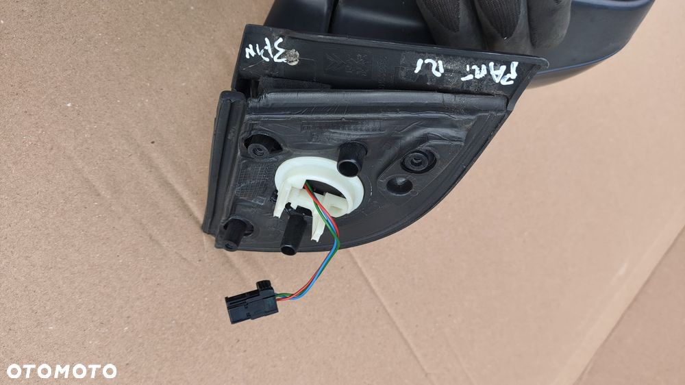 LUSTERKO LEWE 3 PIN NIEBIESKIE KGQC PEUGEOT PARTNER II CITROEN BERLINGO III LIFT 12- - 6