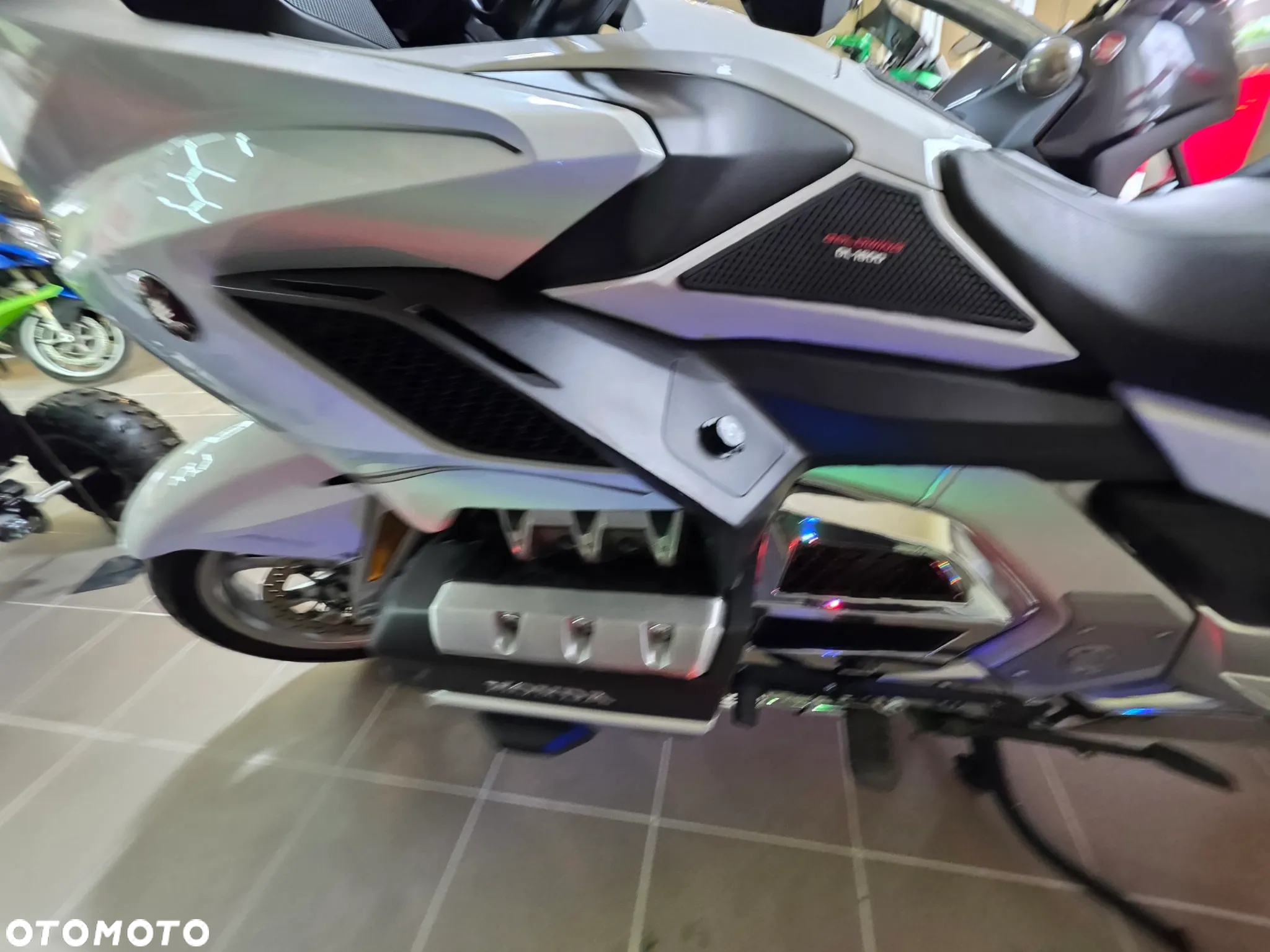 Honda GL - 12