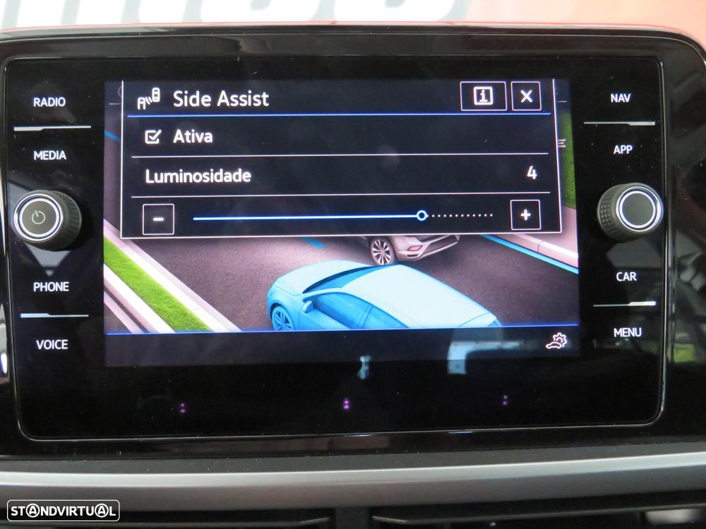 VW T-Roc 1.5 TSI Urban DSG - 39