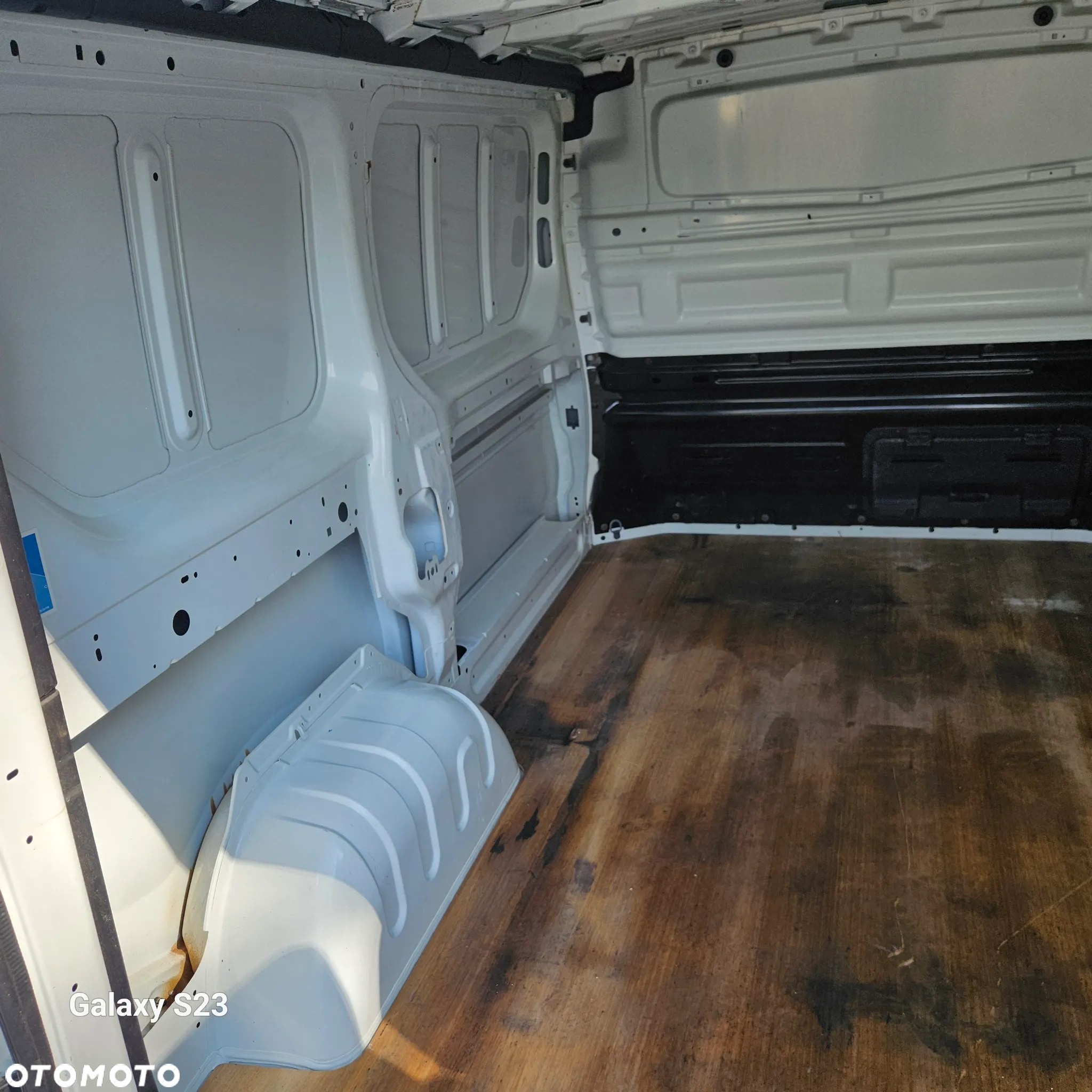 Renault TRAFIC - 24