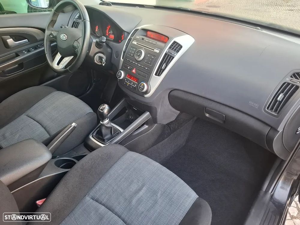 Kia Ceed 1.6 CRDi EX Eco - 35