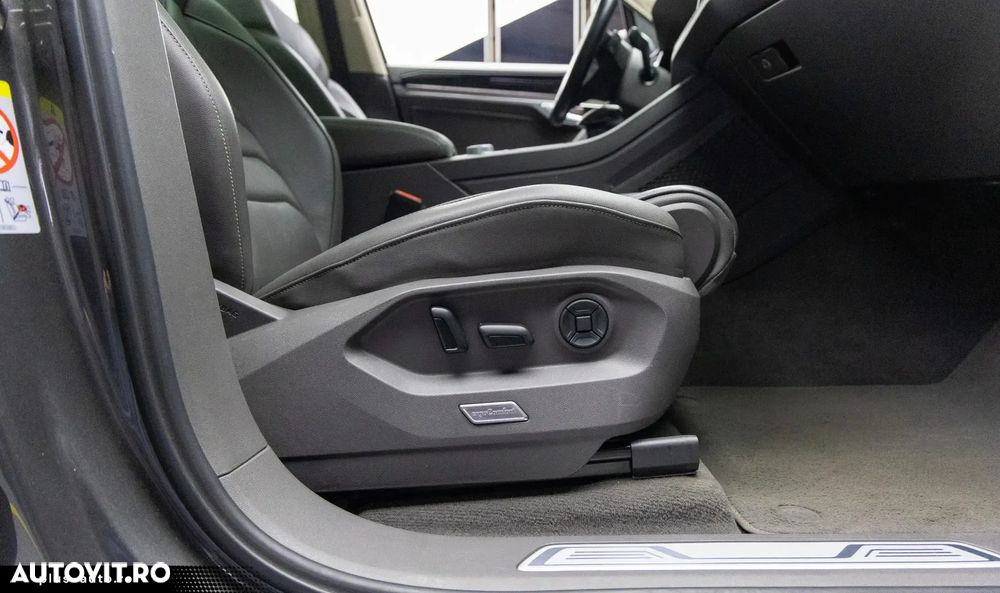Volkswagen Touareg 3.0 V6 e-Hybrid 4Motion Aut. Atmosphere - 18