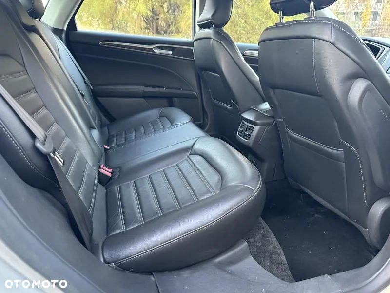 Ford Fusion - 9