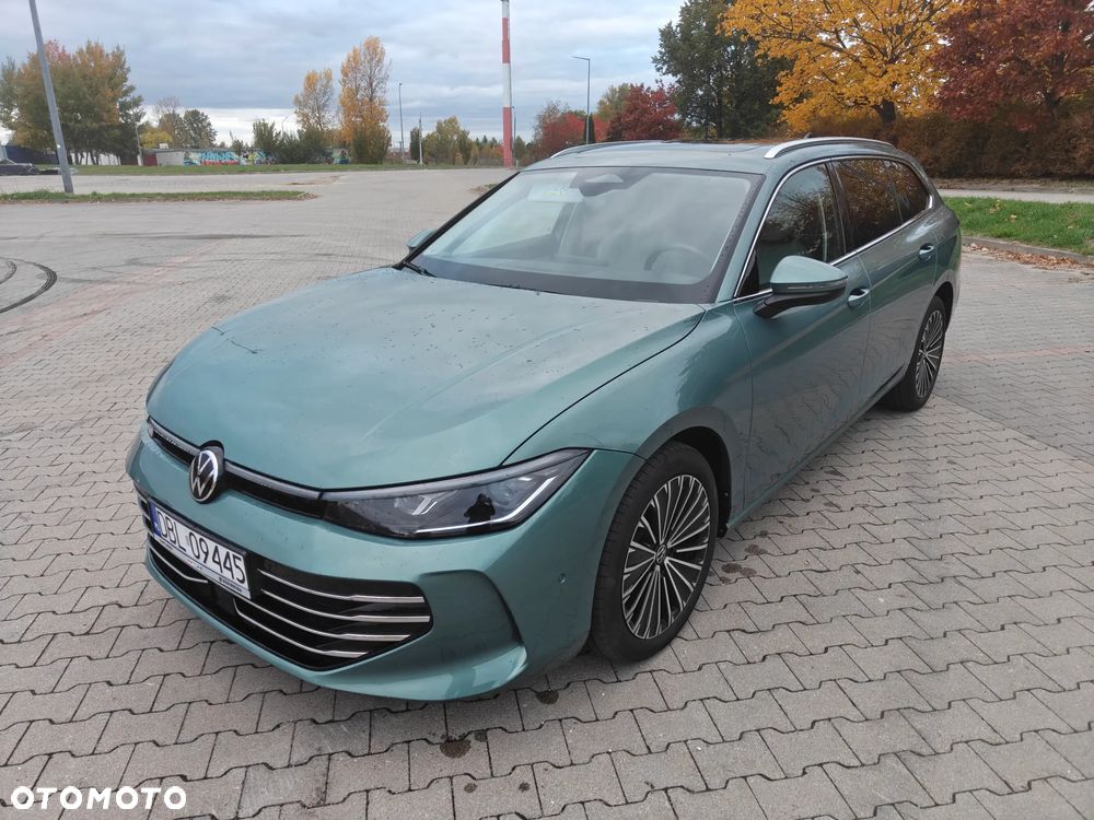 Volkswagen Passat - 1