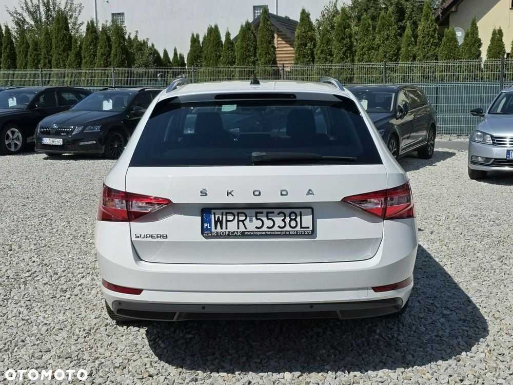 Skoda Superb 2.0 TDI Ambition DSG7 - 8