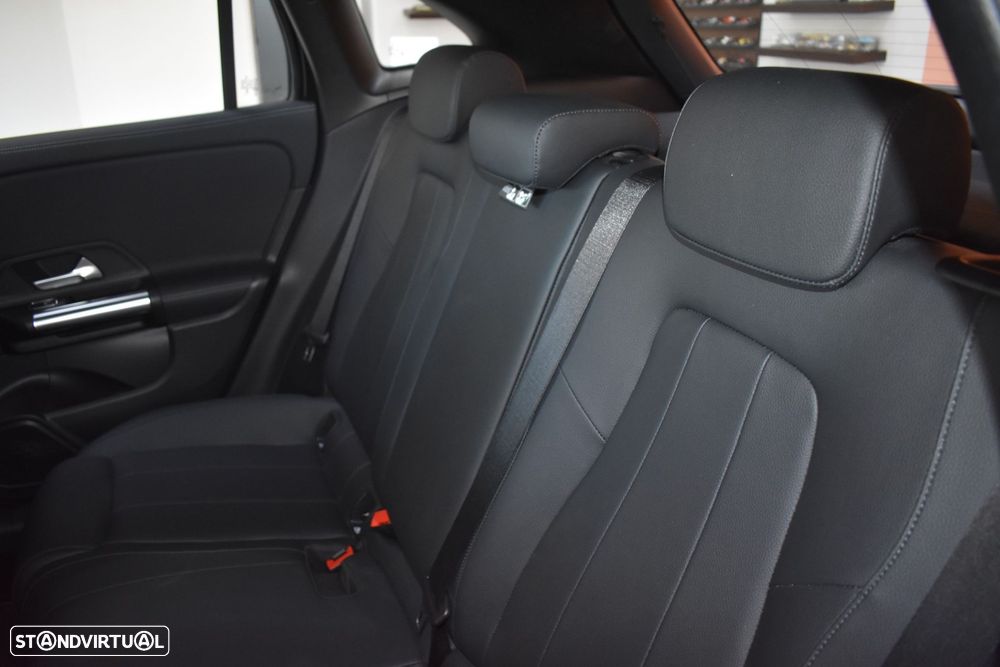 Mercedes-Benz GLA 250 - 49