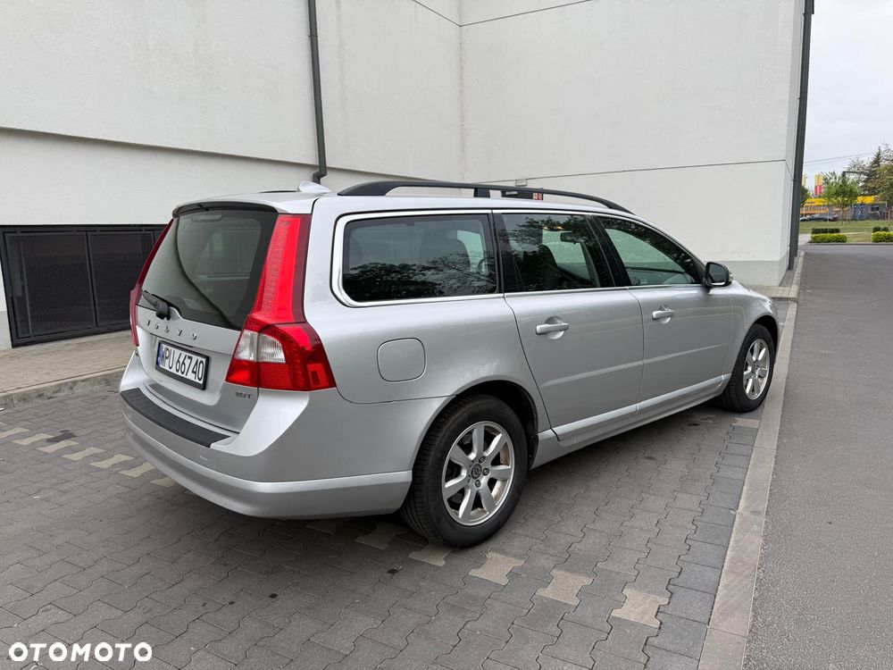 Volvo V70 2.0T Momentum - 11