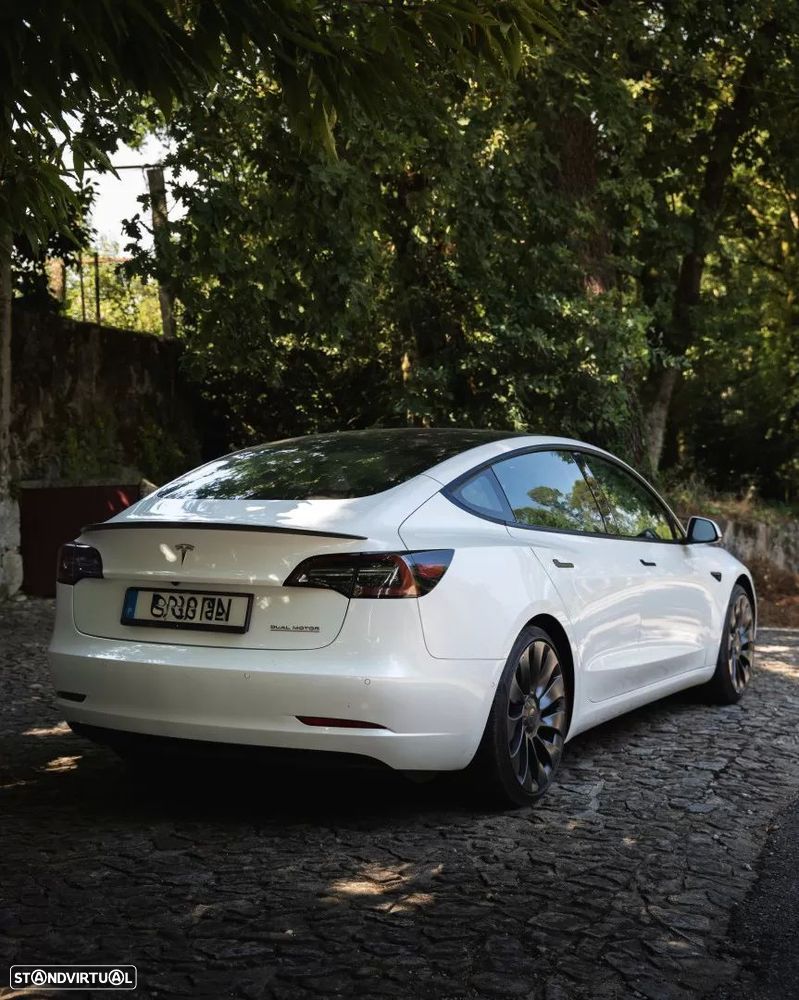 Tesla Model 3 Performance Dual Motor AWD — fotografia 2