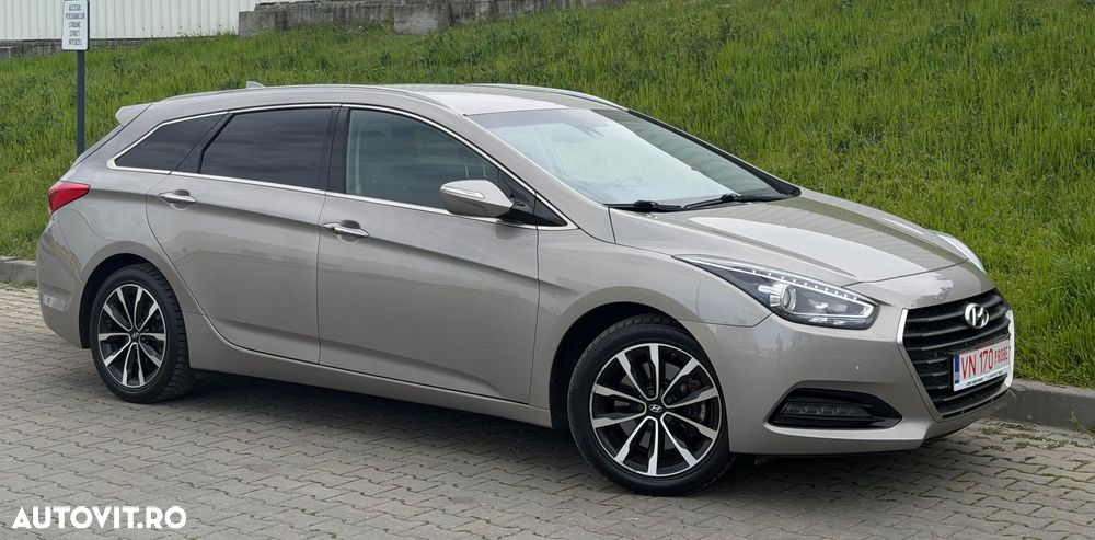 Hyundai i40 Kombi 1.7 CRDi DCT Premium - 2
