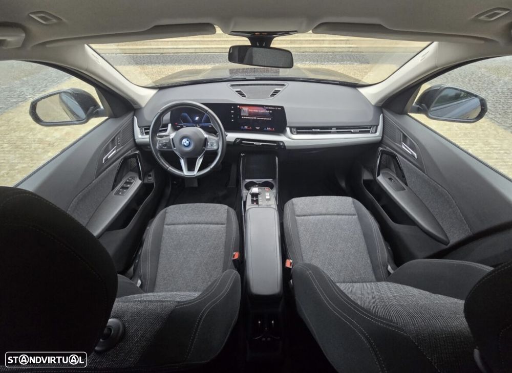 BMW iX1 xDrive30 - 9