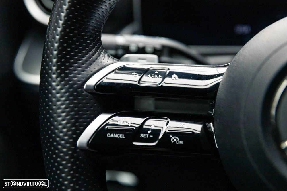 Mercedes-Benz C 300 e AMG Line - 26