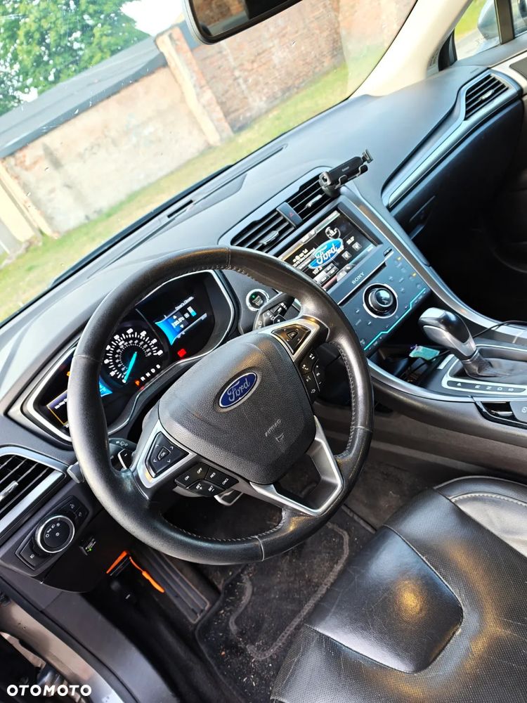 Ford Fusion - 13