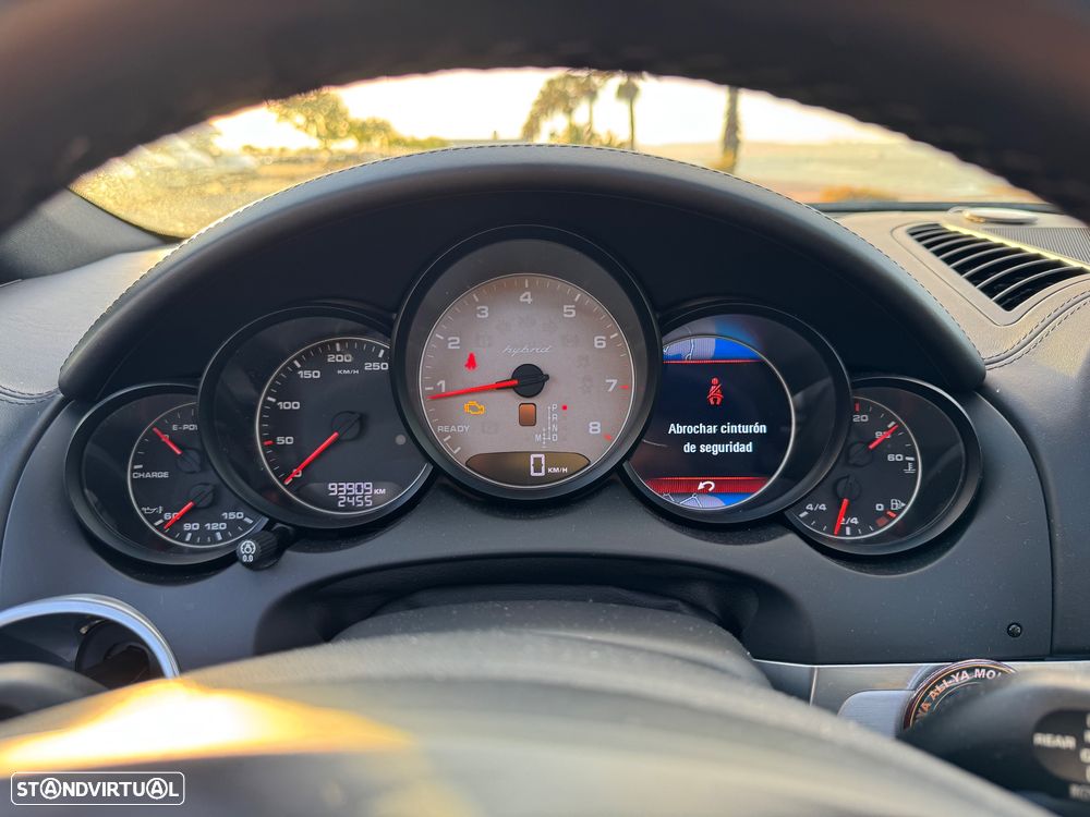 Porsche Cayenne S - 26