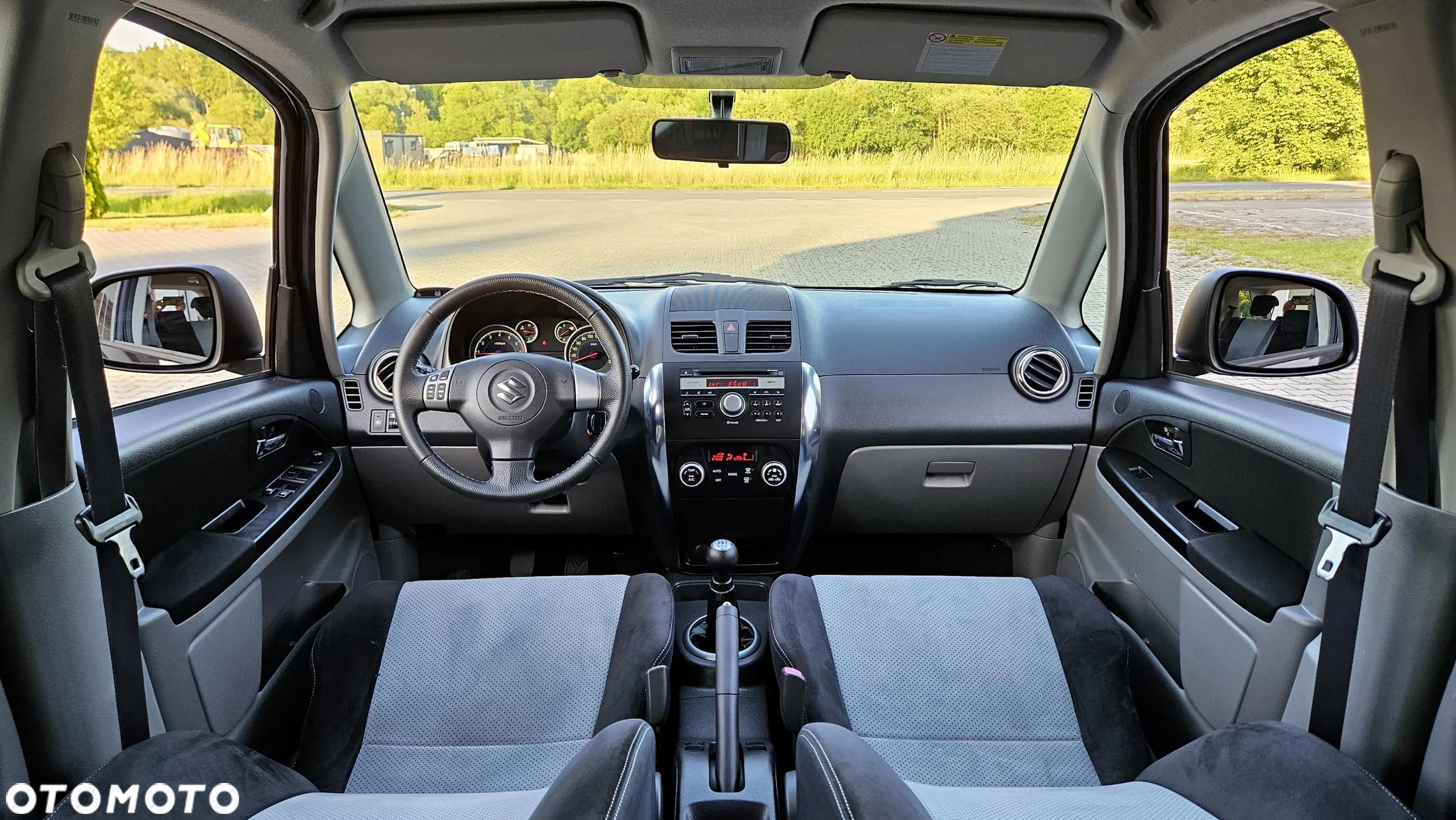 Suzuki SX4 1.6 Premium - 29