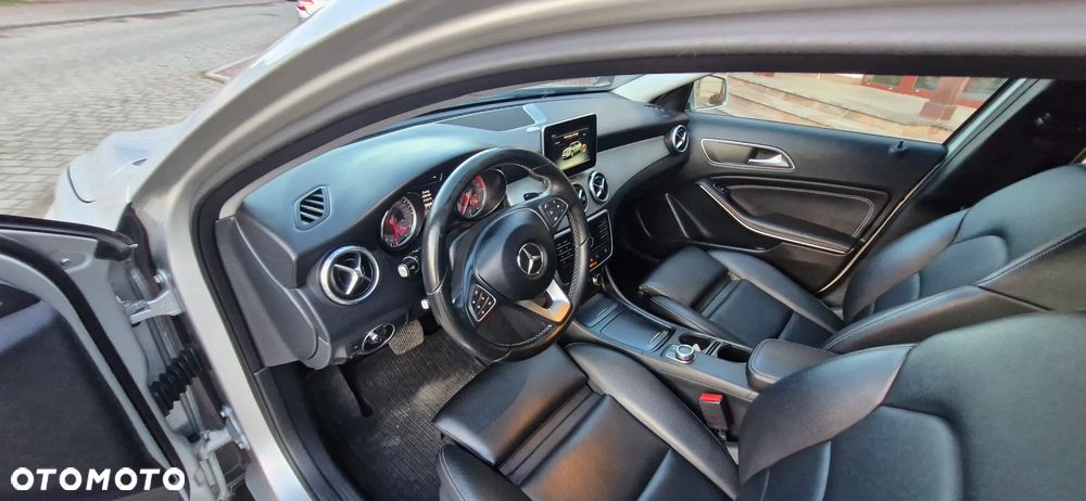 Mercedes-Benz GLA 200 (CDI) d 4-Matic - 10