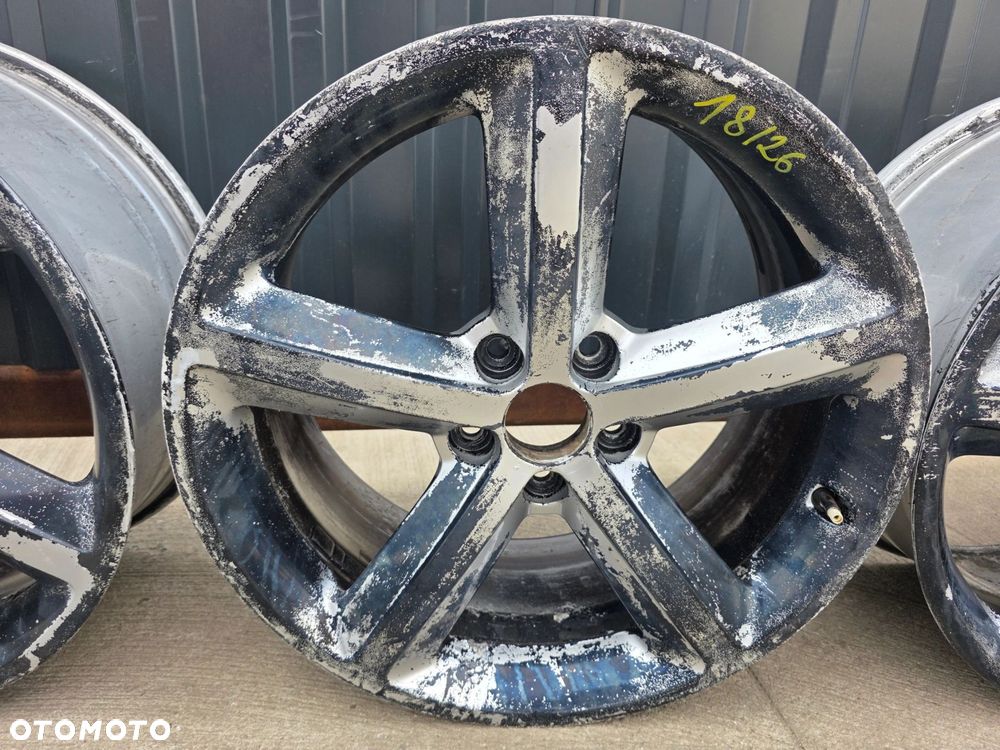 FELGA FELGI VW AUDI SKODA A3 A4 A6 8.0J R18 ET47 8K0601025Q 18/26 KOMPLET - 4