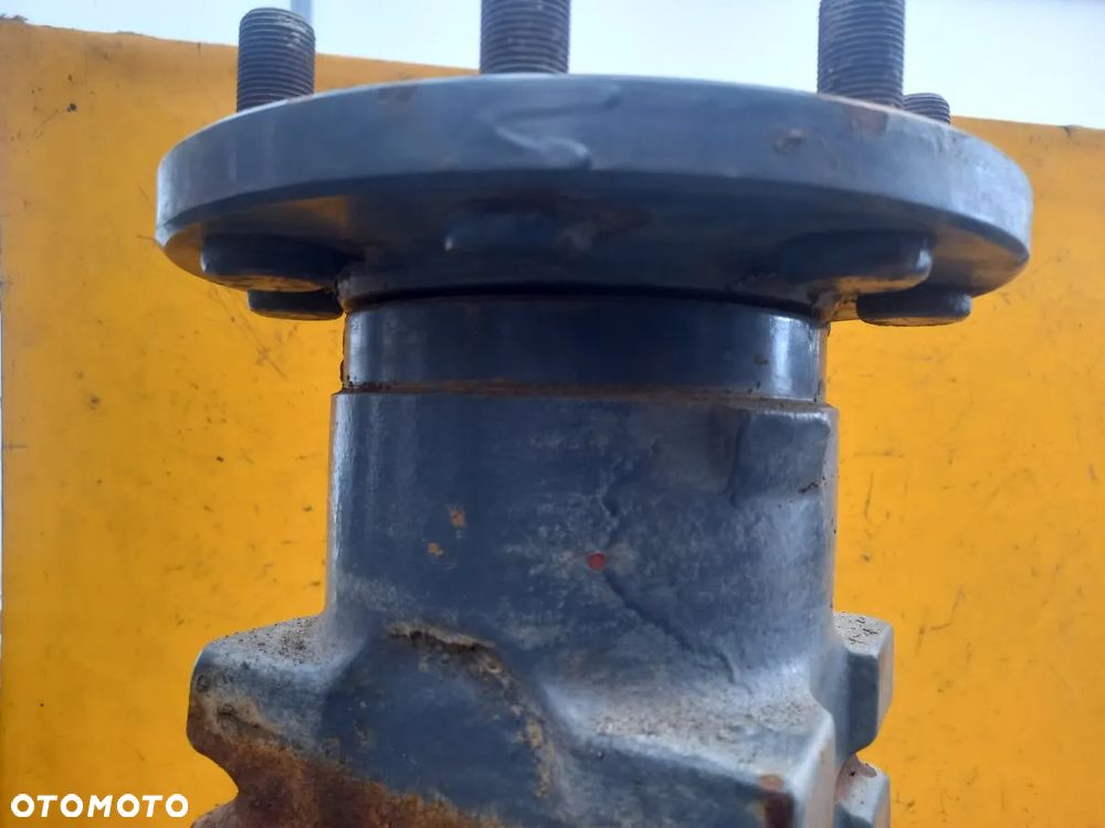 Zwolnica tylna lewa New Holland 6640 - 8