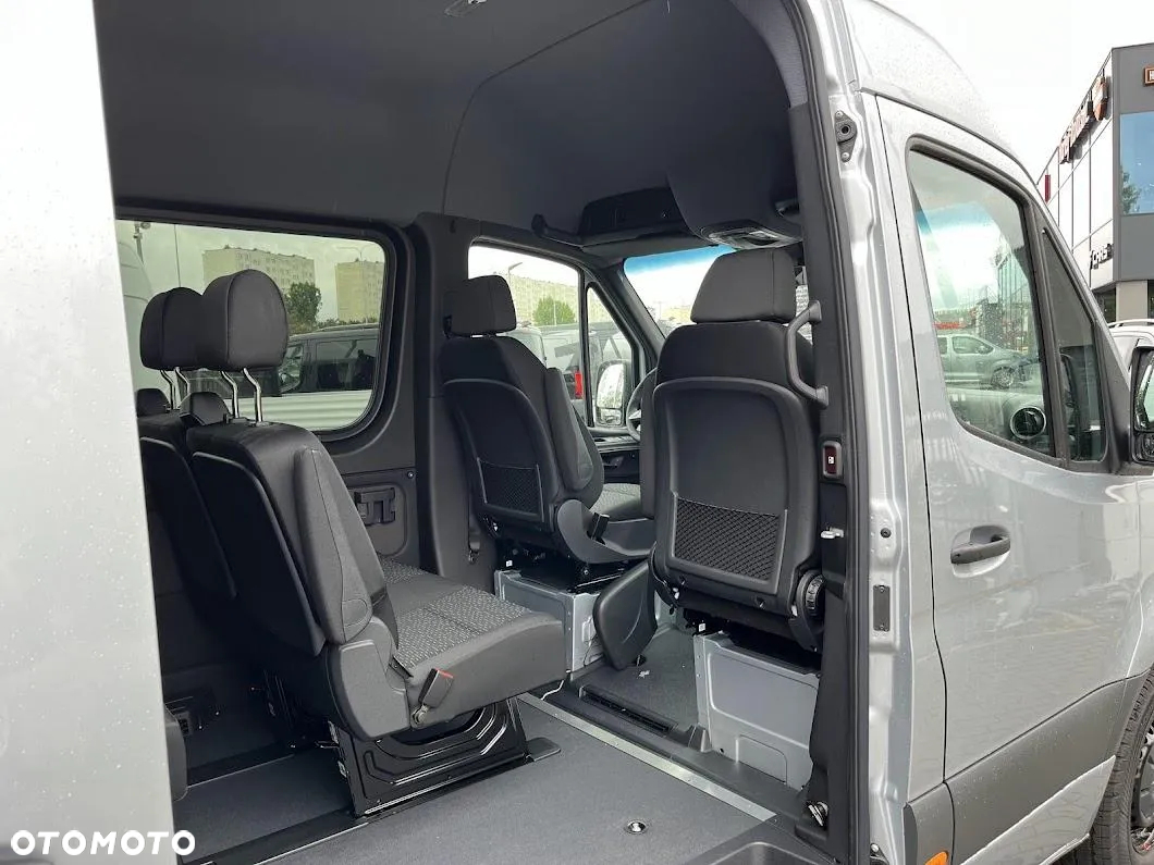 Mercedes-Benz Sprinter - 11