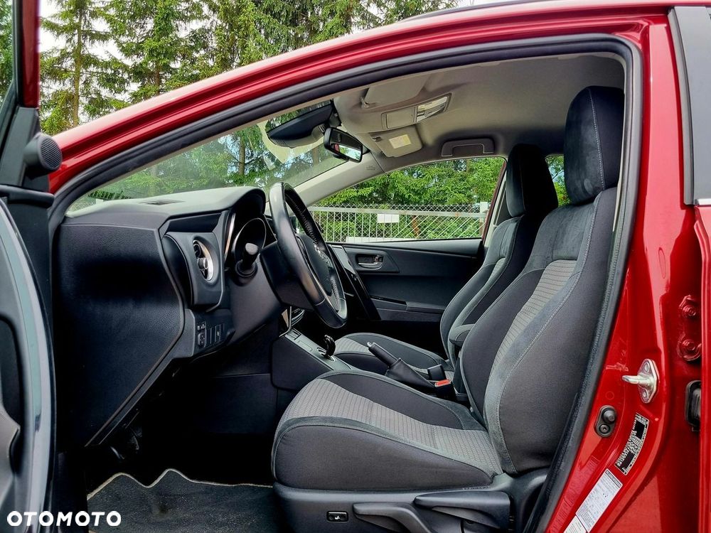 Toyota Auris Hybrid 135 Prestige - 9