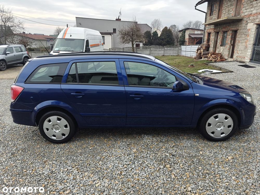 Opel Astra 1.9 CDTI Essentia - 9