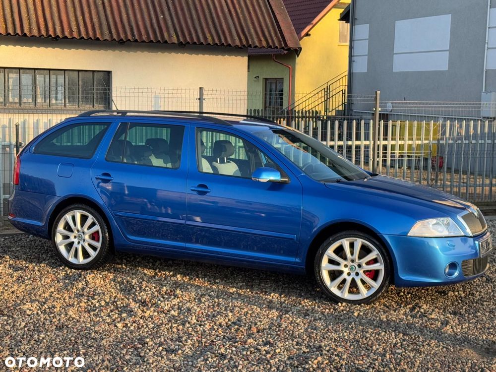 Skoda Octavia 2.0 TDI CR DPF DSG RS - 3