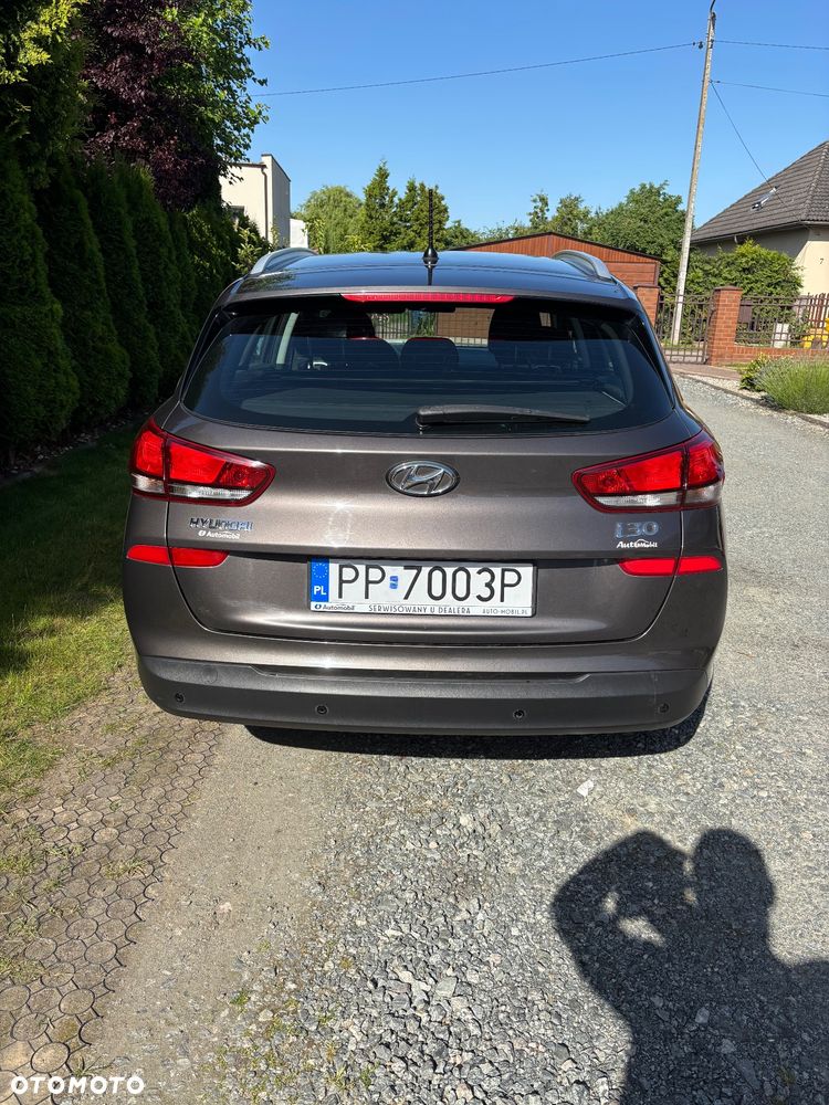 Hyundai i30 1.6 D Classic + - 9