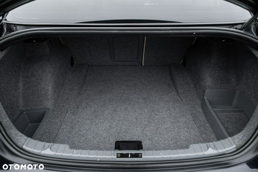 BMW Seria 3 325i Edition Sport - 27