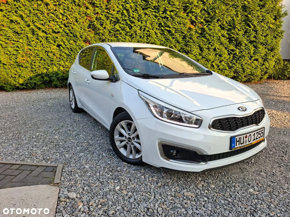 Kia Ceed 1.4 CVVT Dream Team Edition - 35