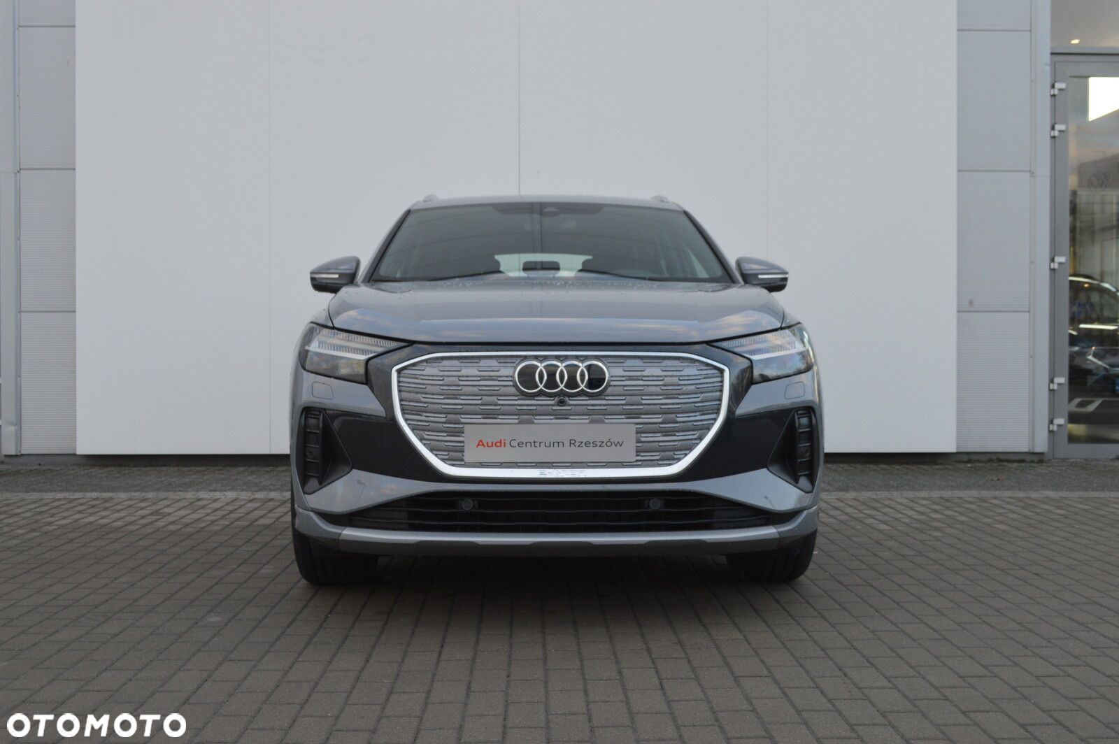 Audi Q4 - 2