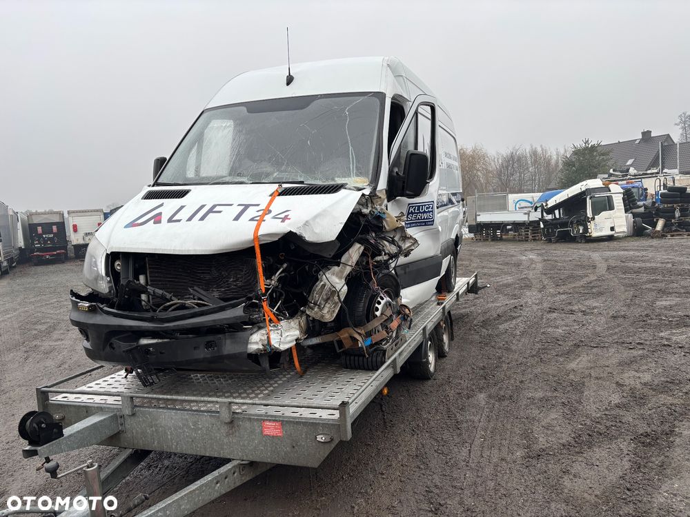 Mercedes-Benz Sprinter - 4