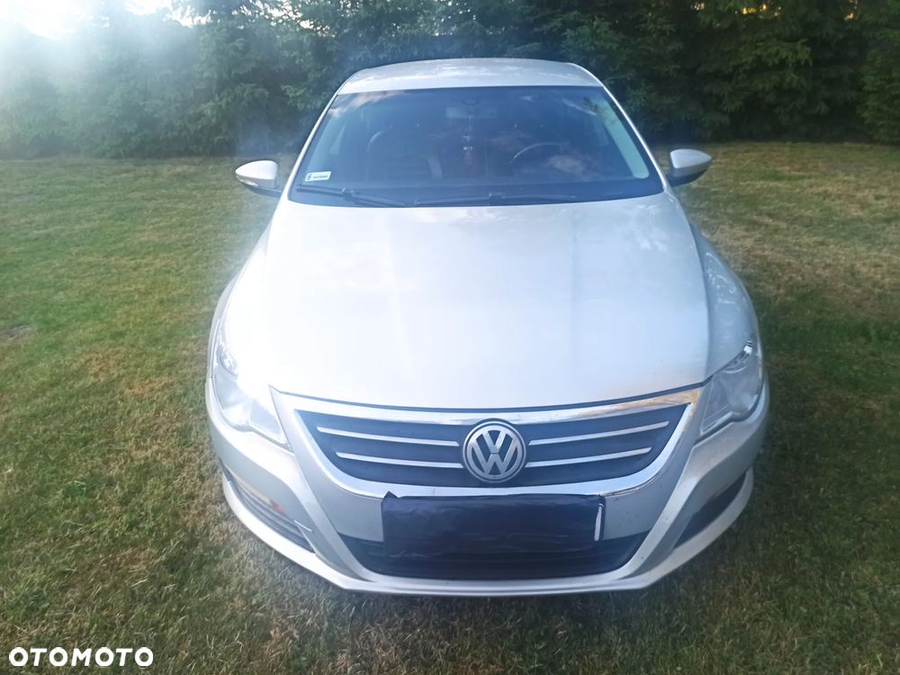 Volkswagen Passat - 4