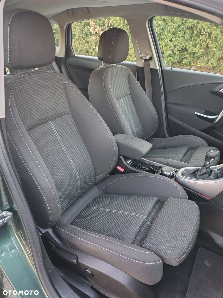 Opel Astra 1.6 Turbo Innovation - 19