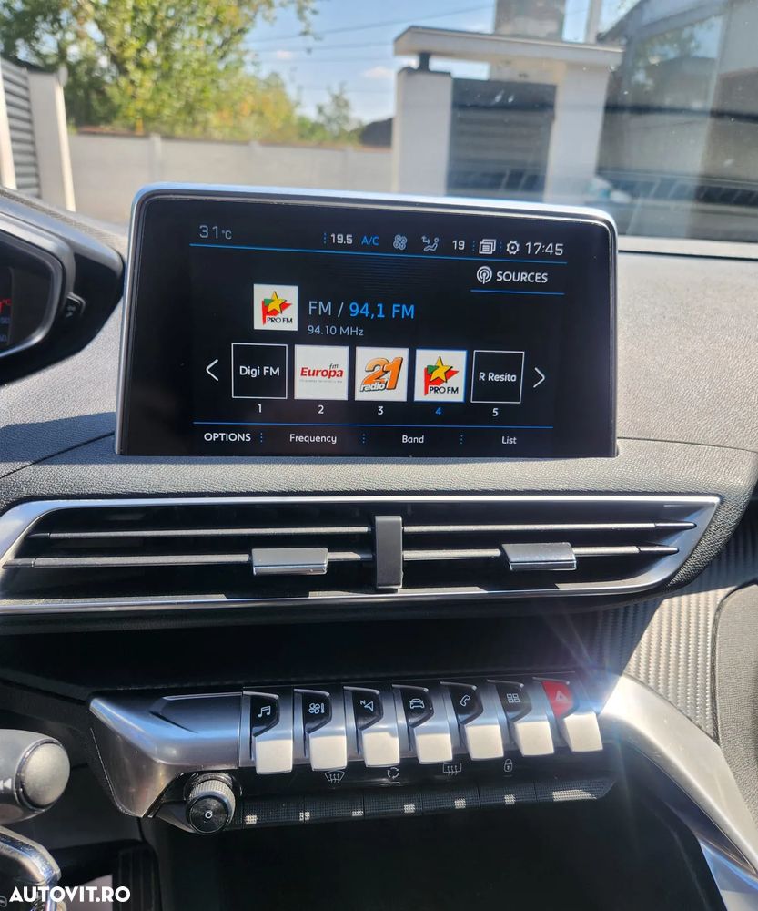 Peugeot 3008 1.2 PureTech 130 EAT8 Active Pack - 34