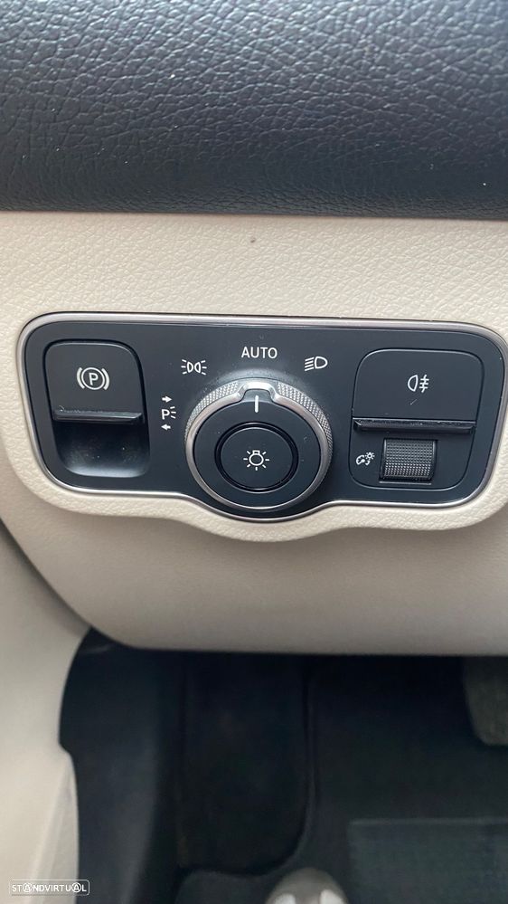 Mercedes-Benz GLB 200 d 8G-DCT Progressive - 30