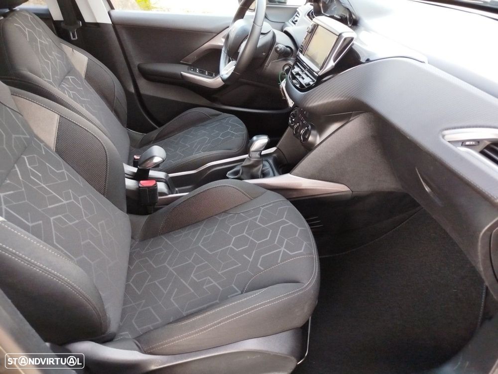 Peugeot 2008 1.6 BlueHDi Style - 28