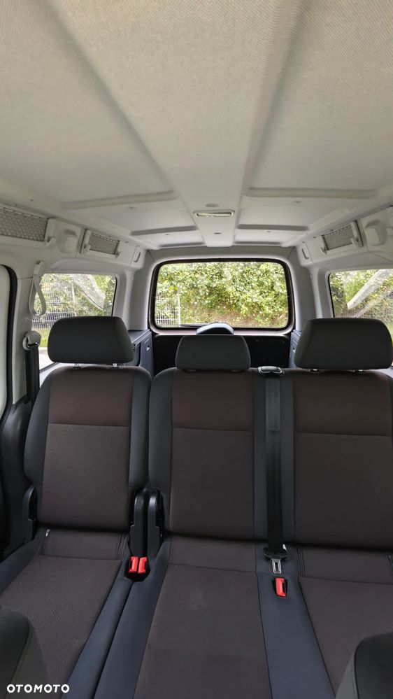 Volkswagen Caddy Maxi Trendline DSG - 39