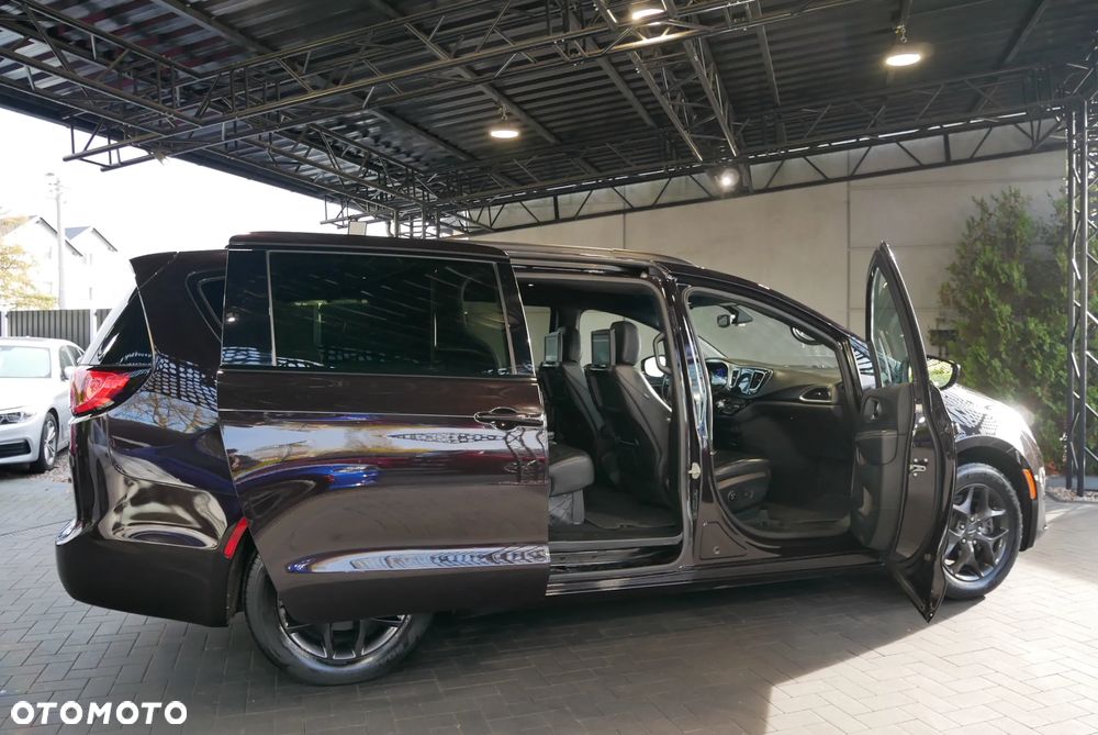 Chrysler Pacifica - 7