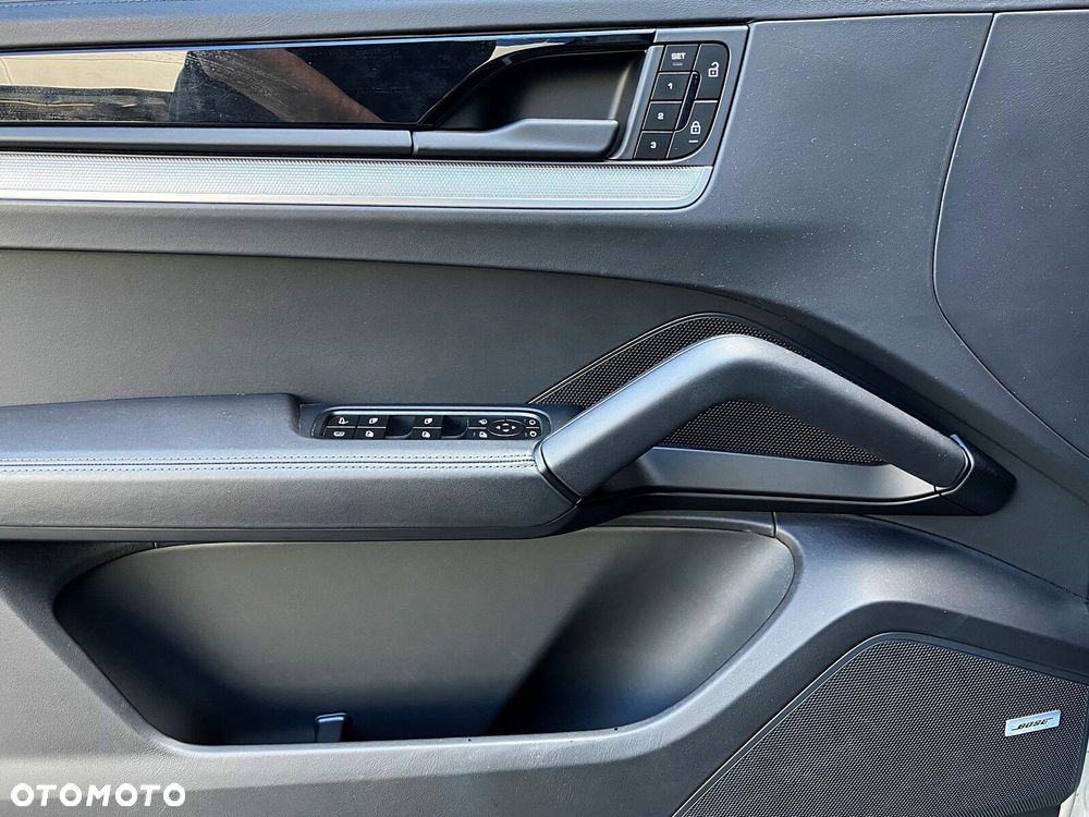 Porsche Cayenne - 19