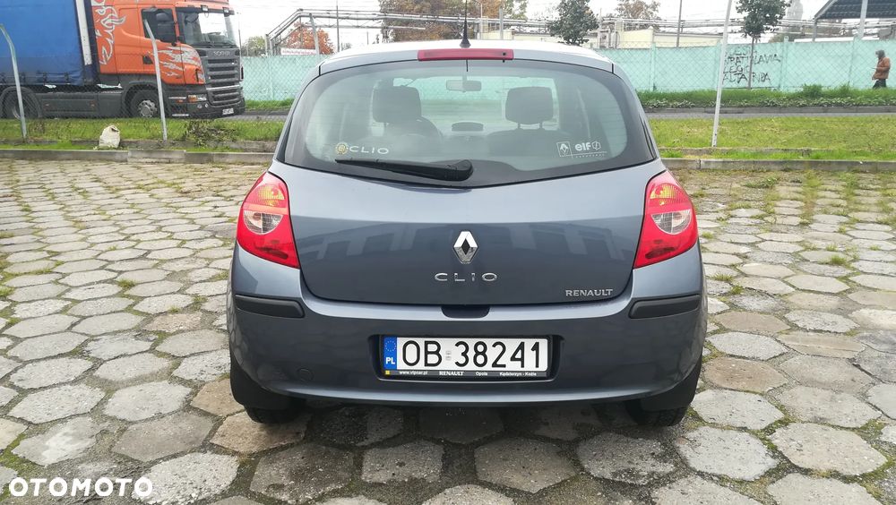 Renault Clio 1.2 16V Authentique - 7