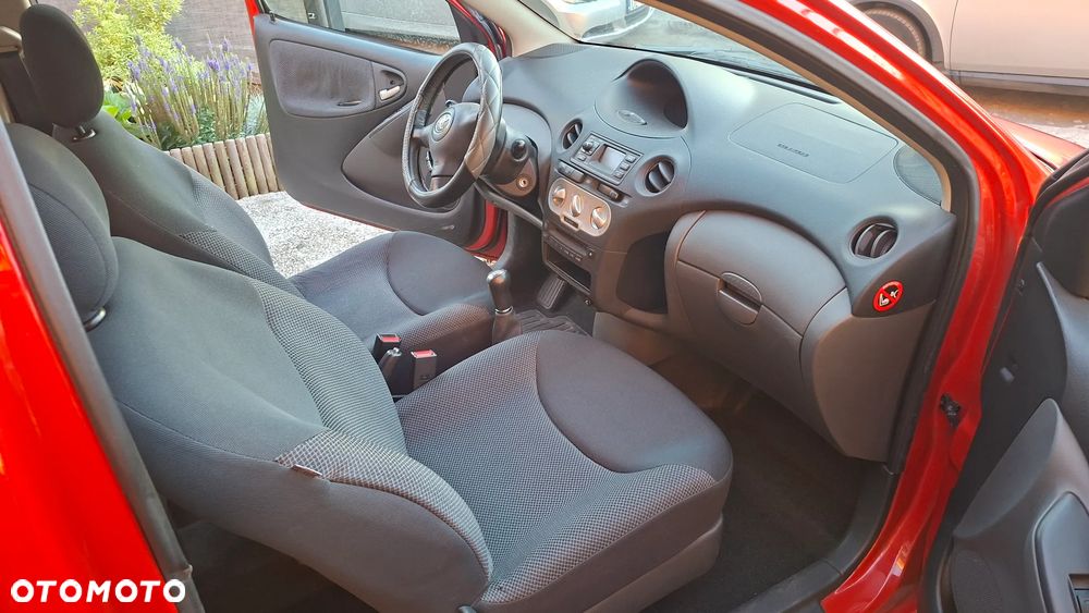Toyota Yaris 1.0 Base - 13