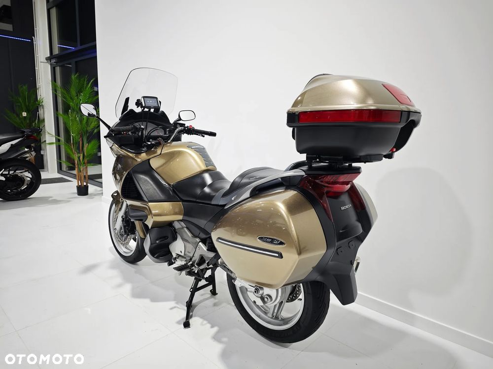 Honda Deauville - 20