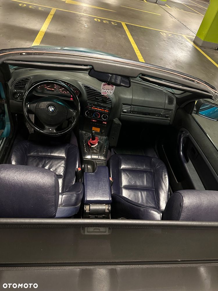 BMW Seria 3 328i Cabriolet - 12