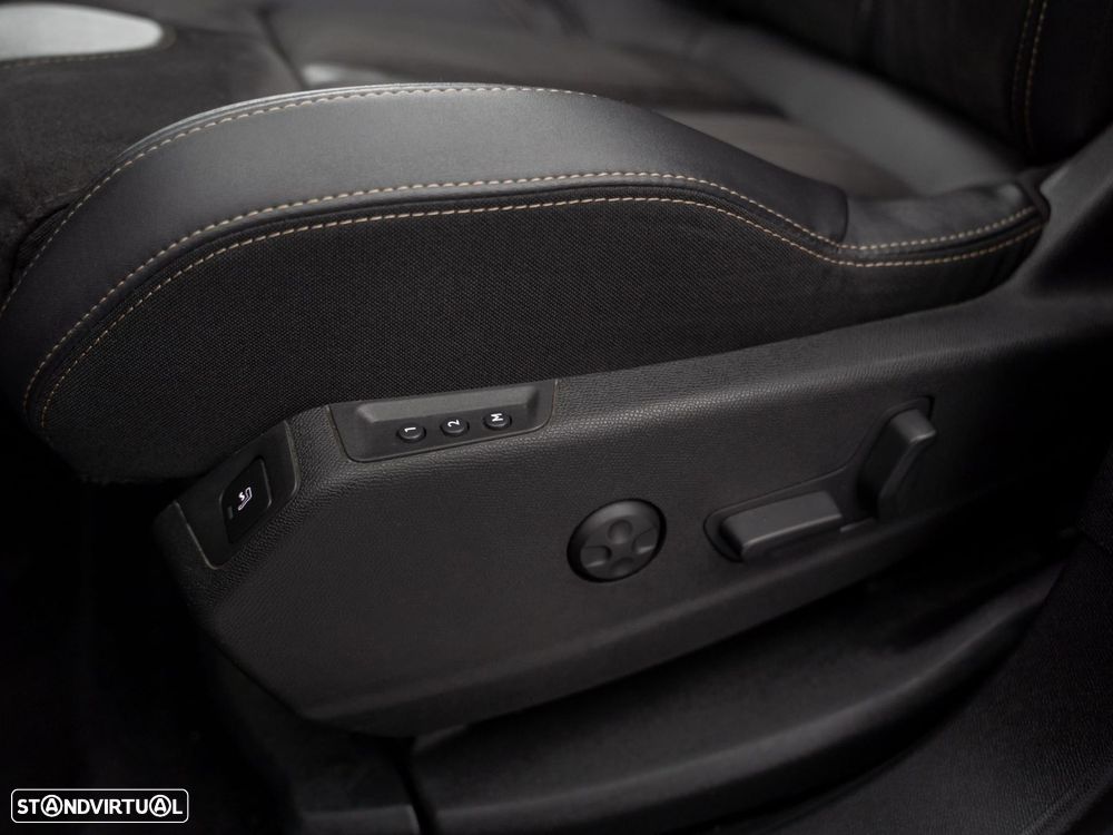 Peugeot 5008 1.5 BlueHDi GT EAT8 - 19