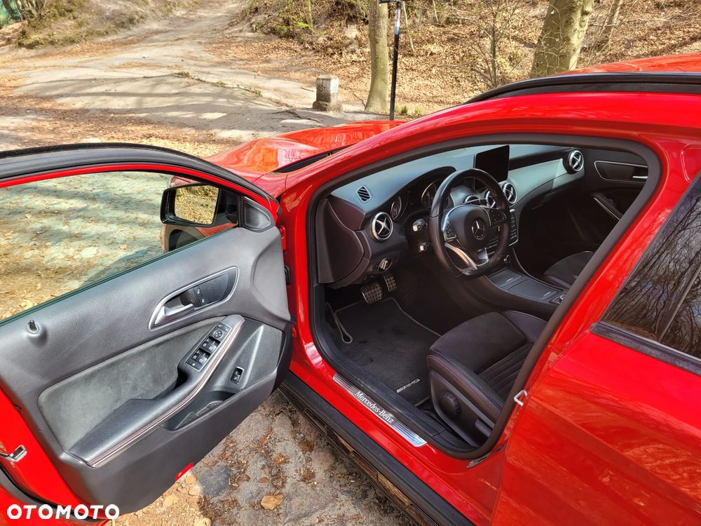 Mercedes-Benz GLA 250 4-Matic AMG Line - 11