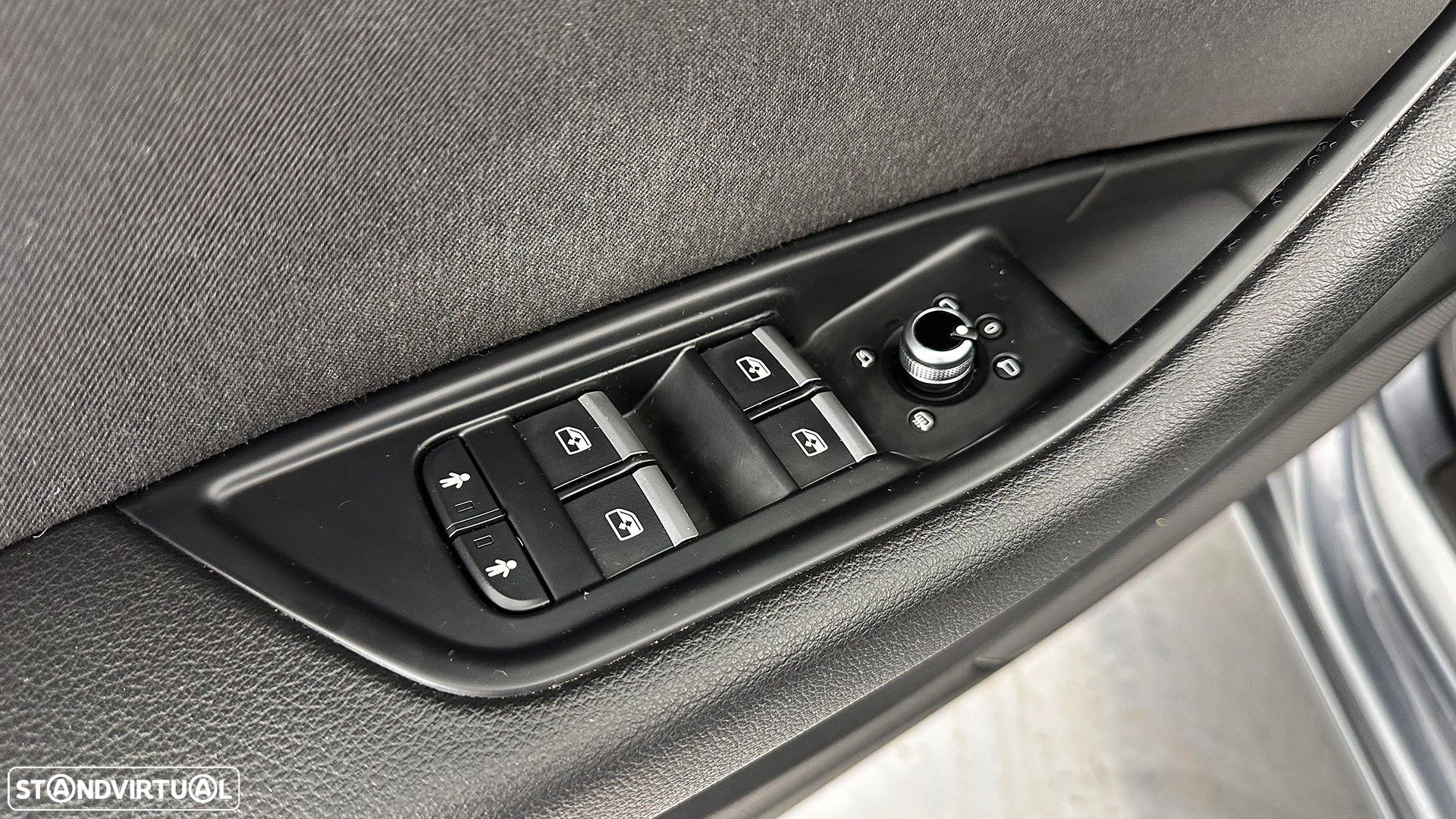 Audi A4 Avant 2.0 TDI Advance - 23