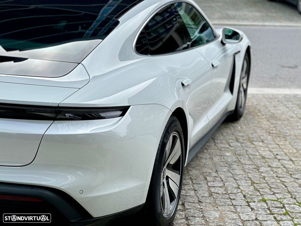 Porsche Taycan 4S Bateria Performance Plus - 17