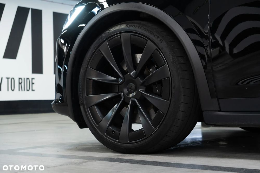 Tesla Model X - 9